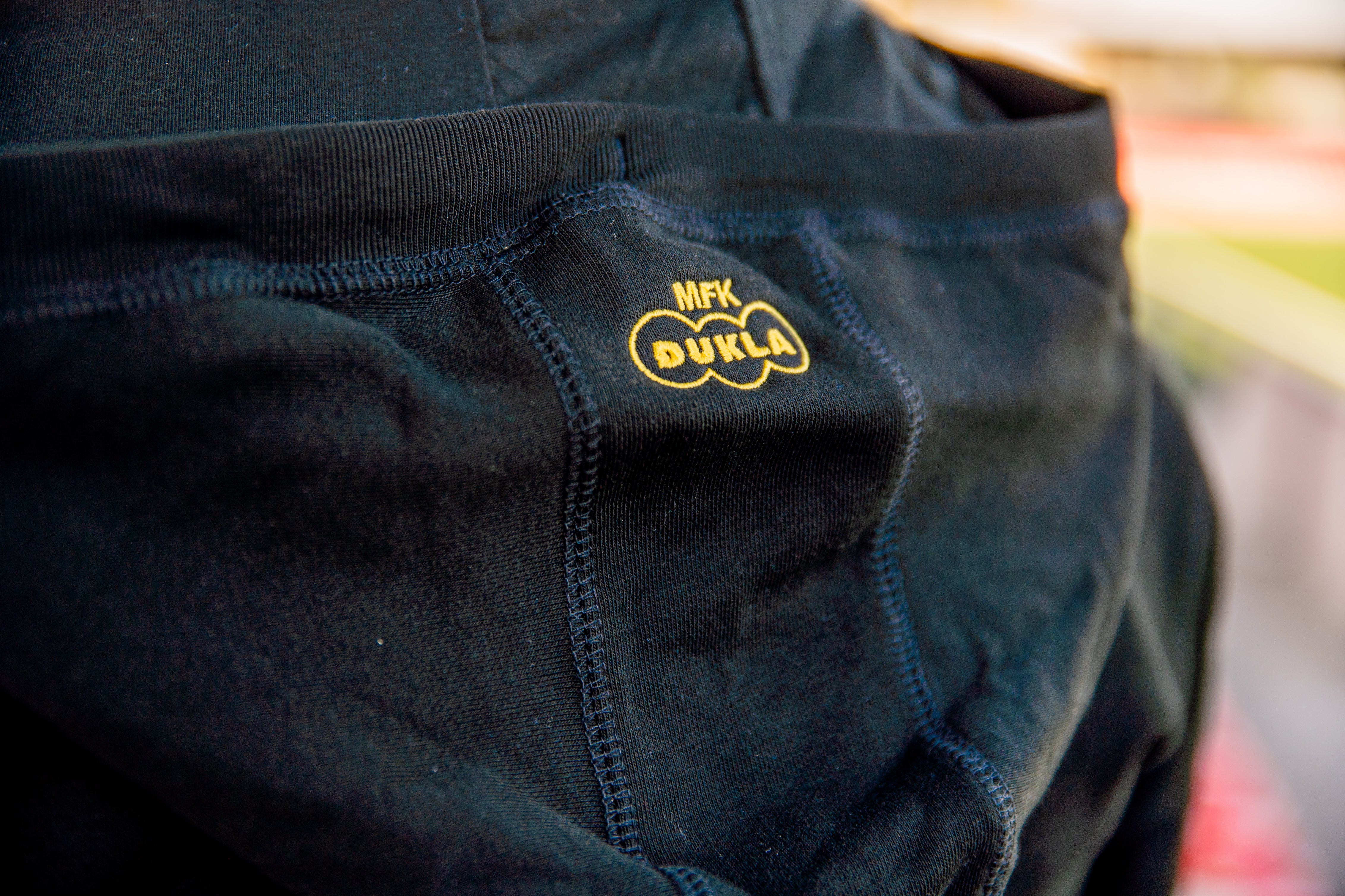 Čierna mikina na zips unisex