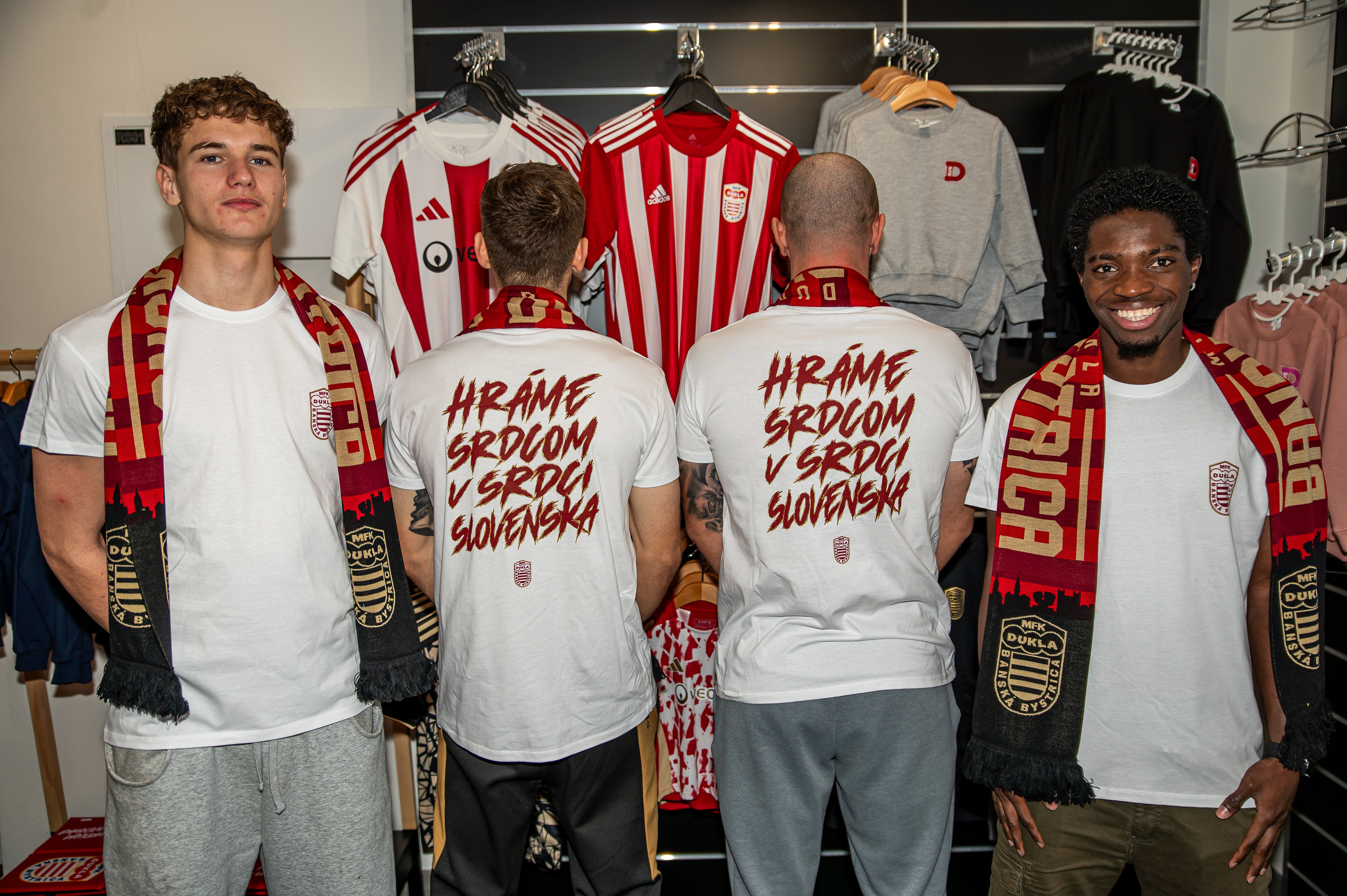 Tričko biele unisex - Hráme srdcom v srdci Slovenska